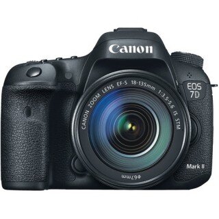 Canon EOS 7D Mark II 18-135mm DSLR Fotoğraf Makinesi kullananlar yorumlar